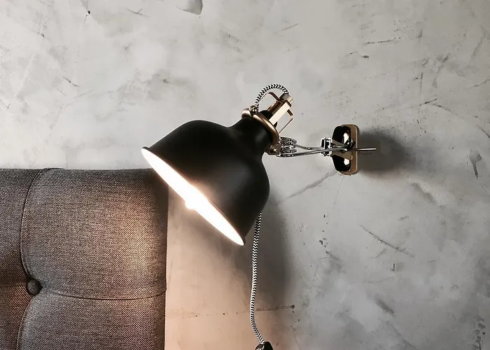 Daire Jolene Selanik